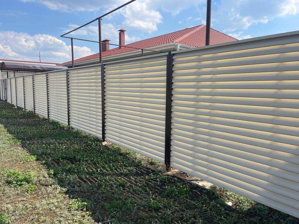 Забор из ламелей Еврожалюзи 25м RAL1015/1015 Слоновая Кость двусторонний фото 2 в Санкт-Петербурге