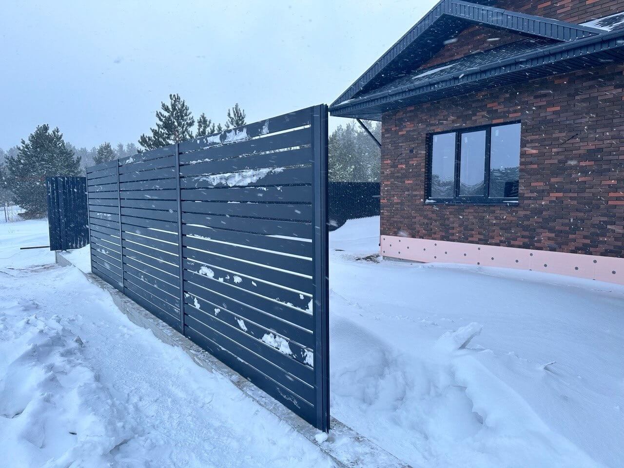 Забор-ранчо из металлопланкена 26м RAL7024 Серый Графит МАТТЕ в Санкт-Петербурге