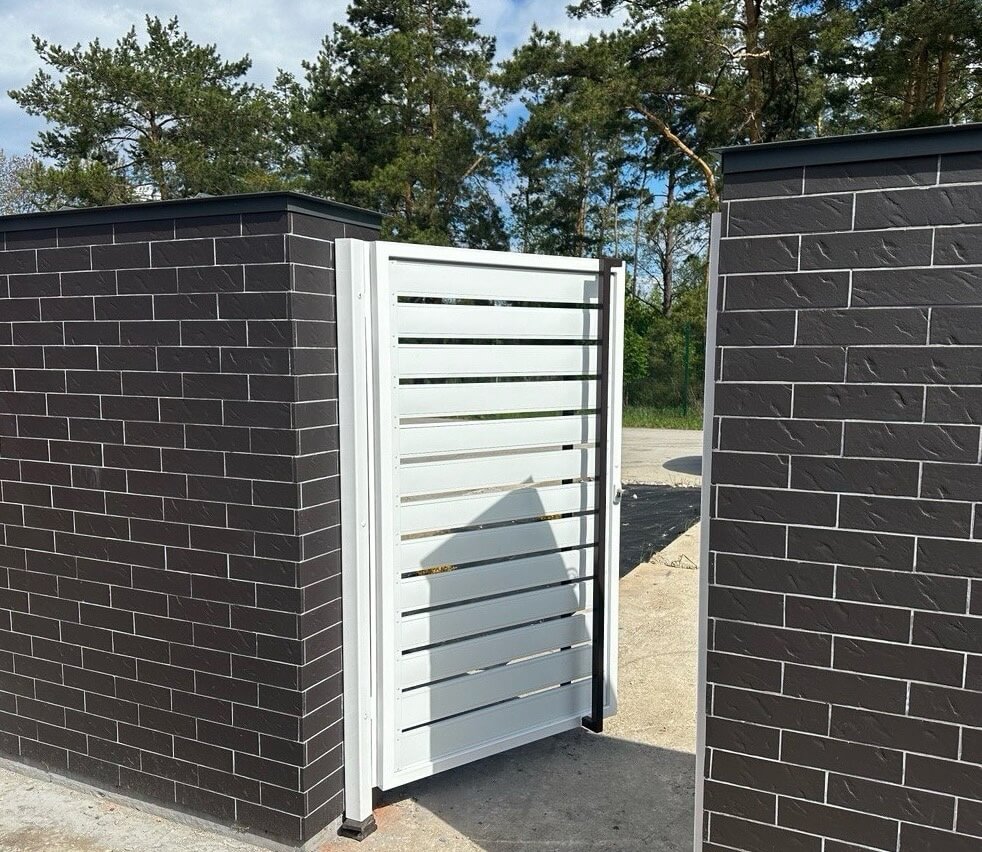 Калитка из металлопланкена RAL9003 Белый фото 4 в Санкт-Петербурге
