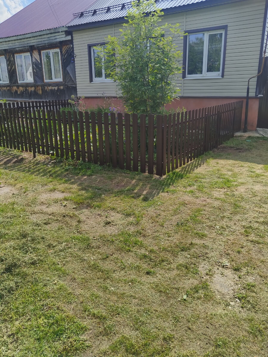 Забор из евроштакетника 18м RAL8017/8017 Шоколад двусторонний фото 1 в Санкт-Петербурге