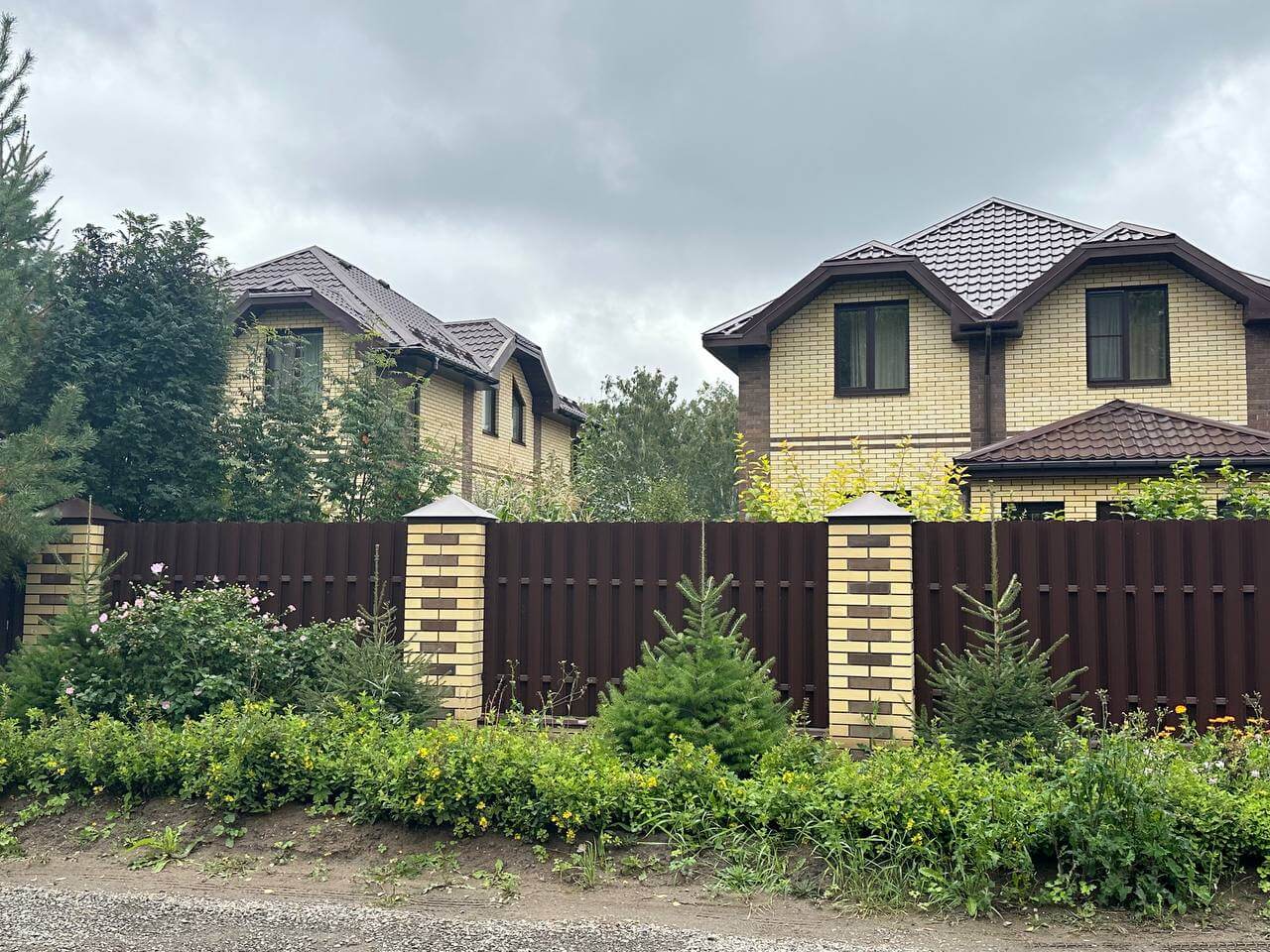 Забор из евроштакетника 24м RAL8017/8017 Шоколад двусторонний фото 1 в Санкт-Петербурге