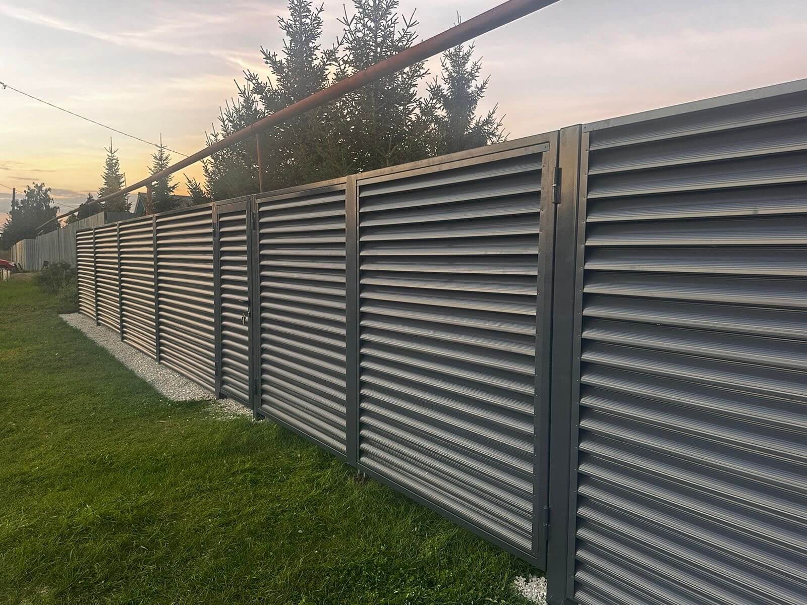 Забор из ламелей Еврожалюзи 26м RAL7024/7024 Серый Графит двусторонний в Санкт-Петербурге
