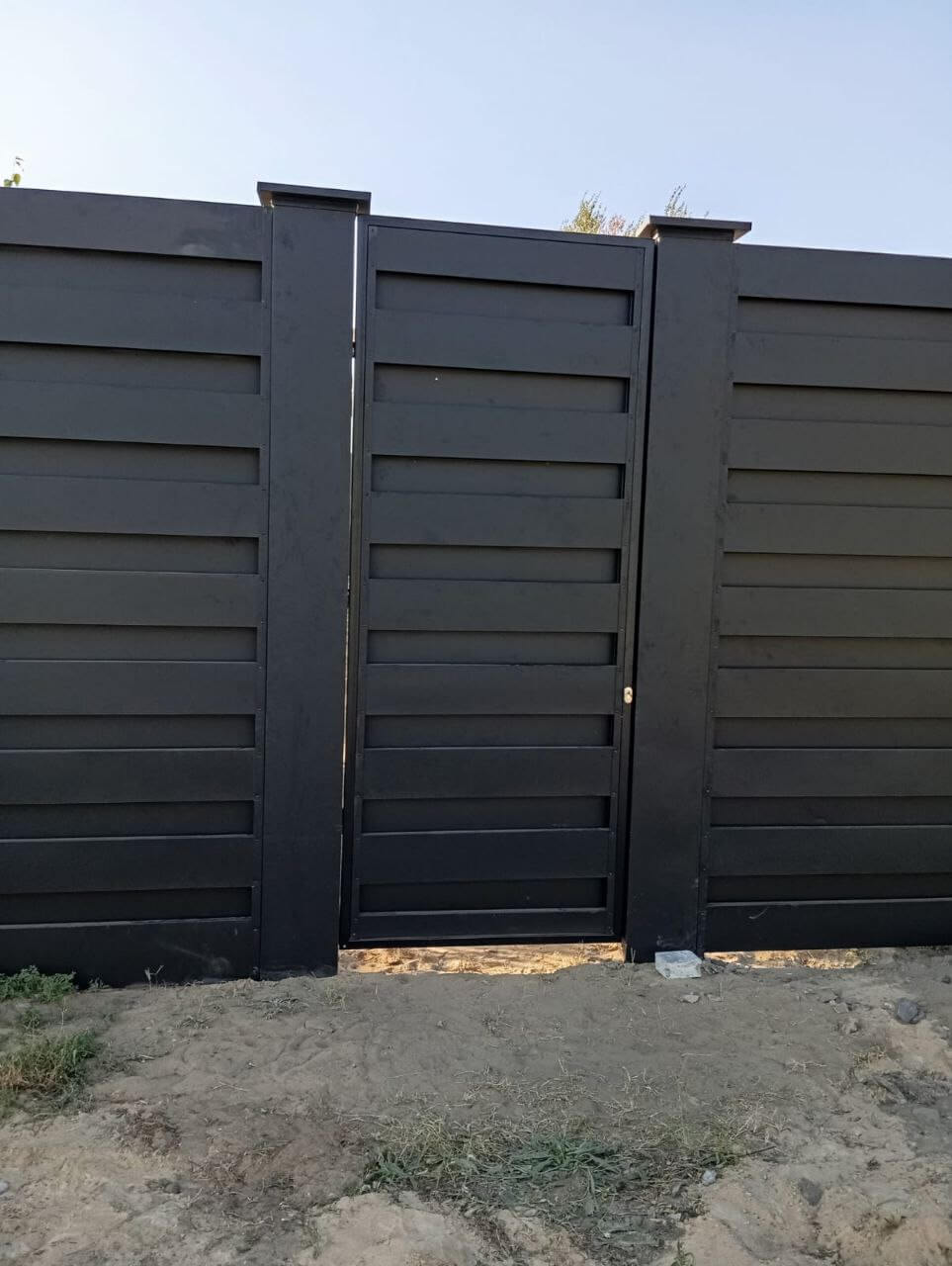 Забор-ранчо из металлопланкена 37м RAL9005 Черный МАТТЕ фото 3 в Санкт-Петербурге