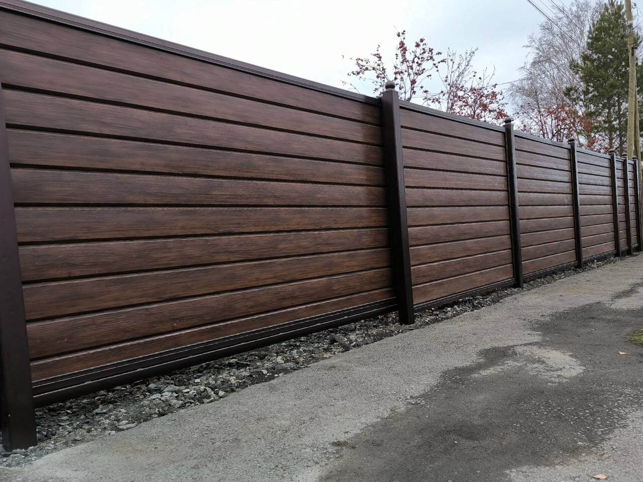Забор из металлосайдинга Евро-Брус 46м Античное Дерево Принтек фото 5 в Санкт-Петербурге