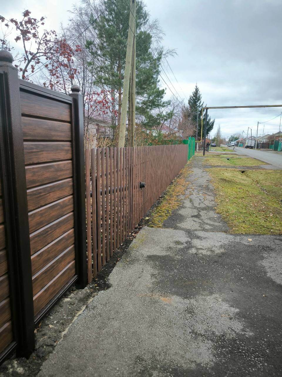 Забор из металлосайдинга Евро-Брус 46м Античное Дерево Принтек фото 3 в Санкт-Петербурге