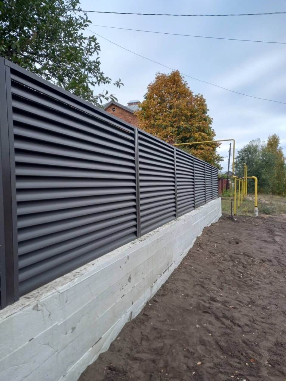 Забор из ламелей еврожалюзи 34м RAL8019/8019 Темный Шоколад двусторонний МАТТЕ в Санкт-Петербурге