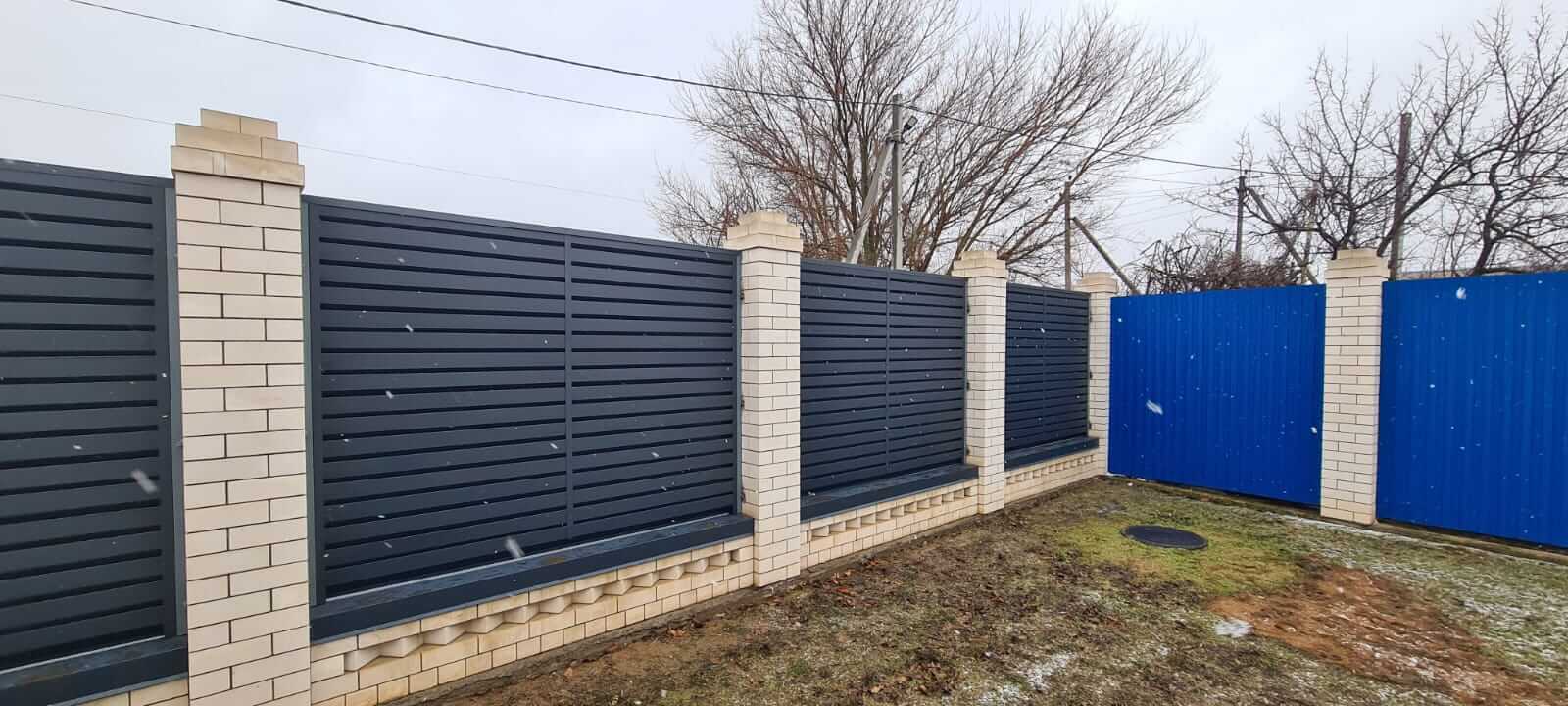 Забор-жалюзи из ламелей Хай-Тек 23м RAL7024/7024 Серый Графит двусторонний МАТТЕ фото 6 в Санкт-Петербурге
