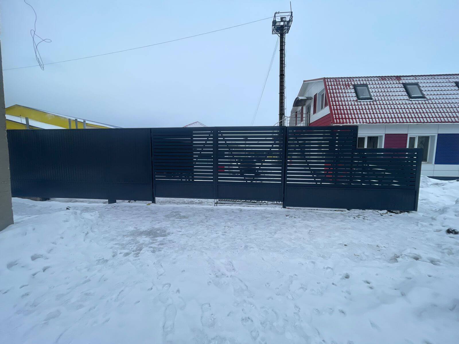 Забор-ранчо из металлического планкена 11м RAL7024 Серый Графит фото 2 в Санкт-Петербурге