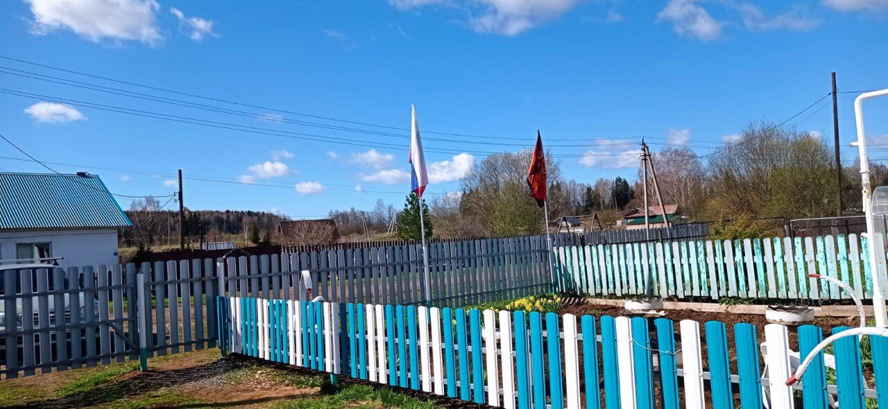 Забор из евроштакетника 16м RAL5021 Морская Волна, RAL9003 Белый фото 3 в Санкт-Петербурге