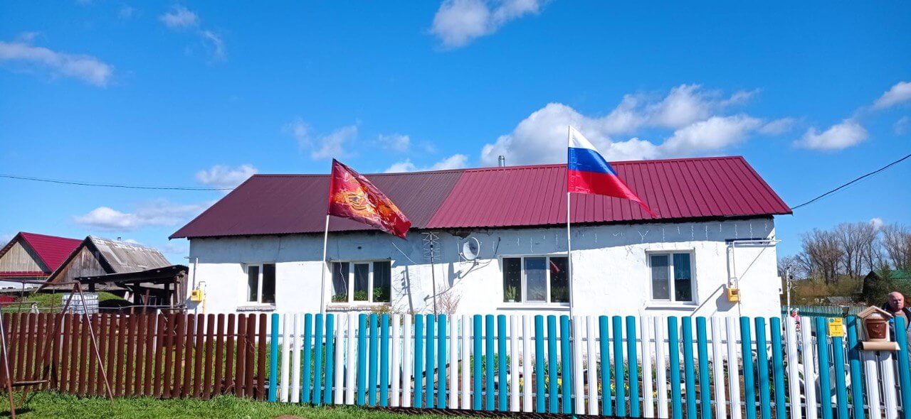 Забор из евроштакетника 16м RAL5021 Морская Волна, RAL9003 Белый в Санкт-Петербурге