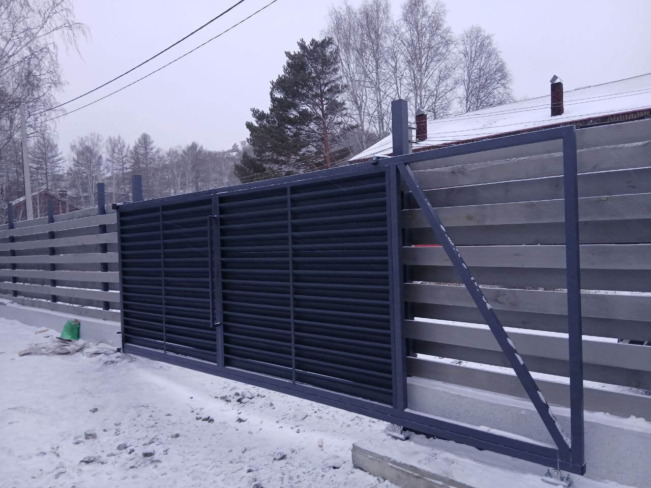 Входная группа из ламелей Хай-Тек RAL7024/7024 Серый Графит двусторонний МАТТЕ фото 4 в Санкт-Петербурге