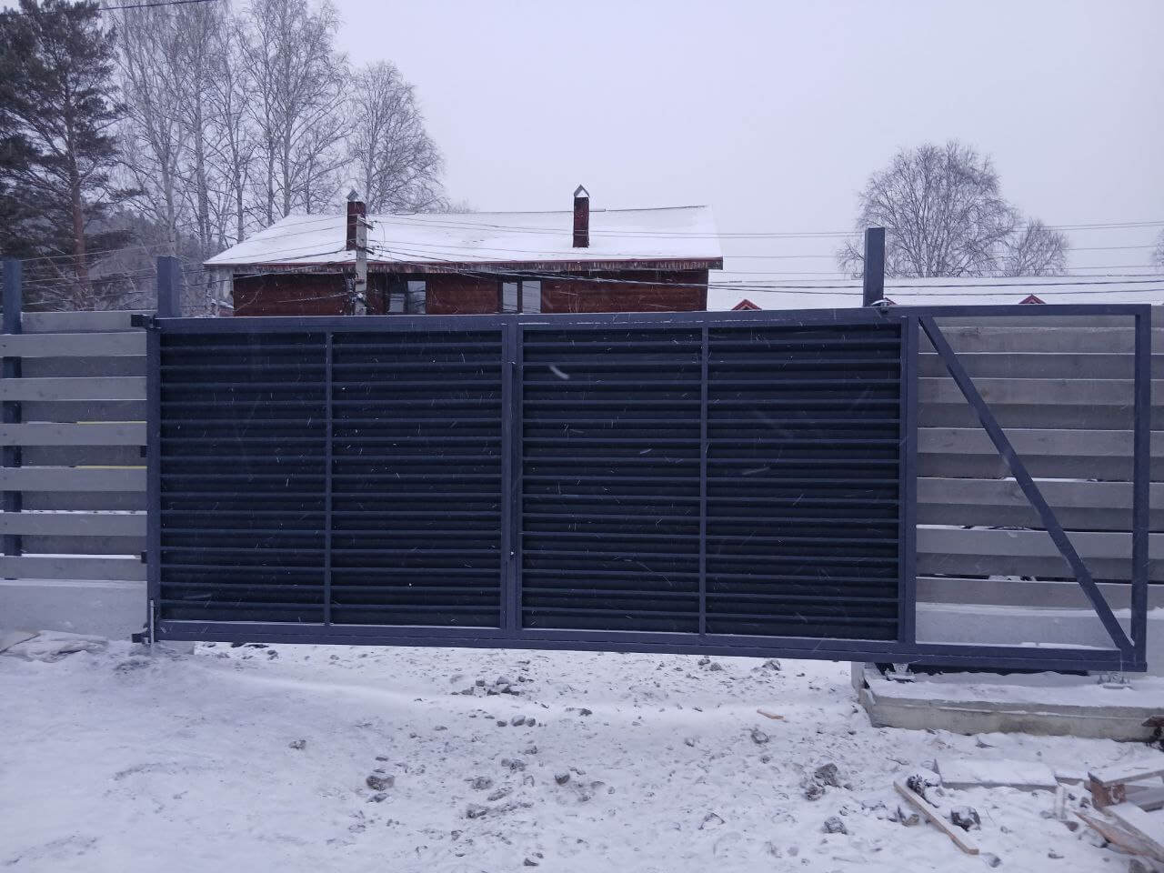 Входная группа из ламелей Хай-Тек RAL7024/7024 Серый Графит двусторонний МАТТЕ фото 17 в Санкт-Петербурге