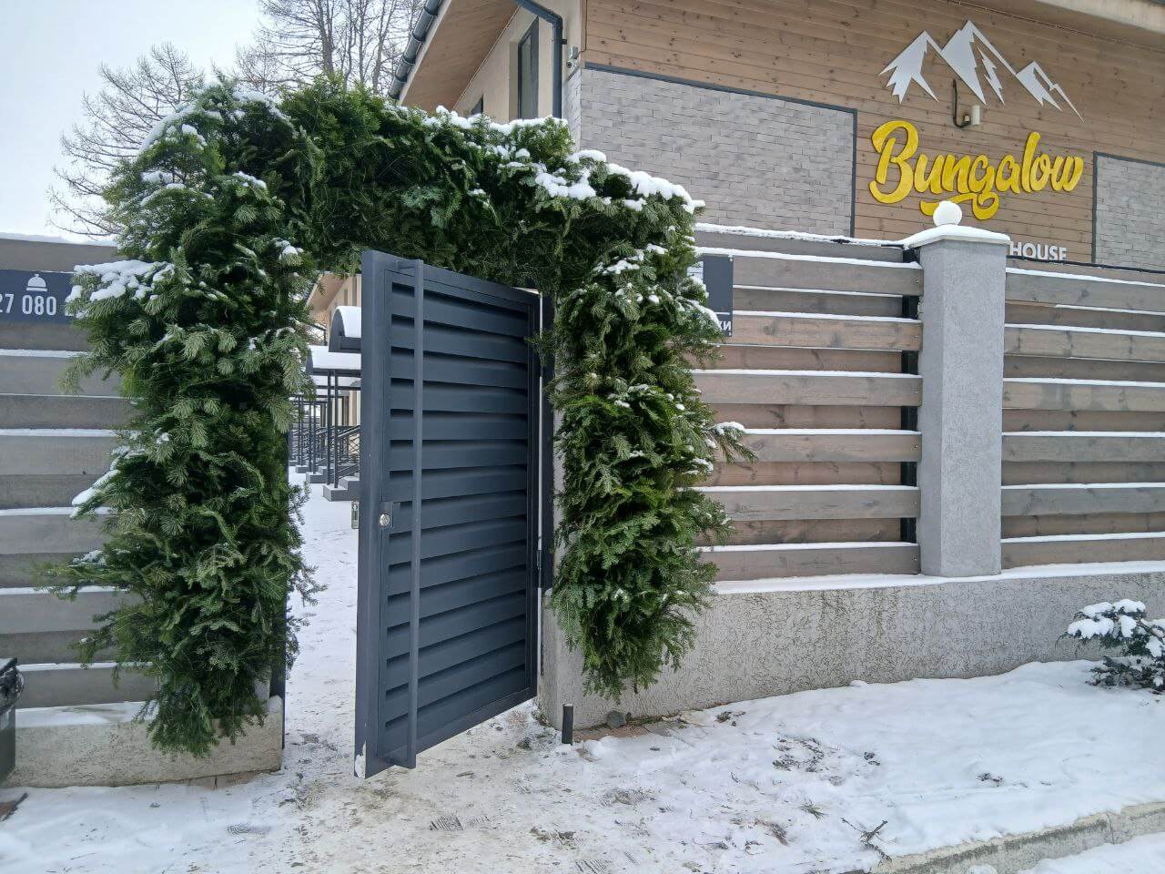 Входная группа из ламелей Хай-Тек RAL7024/7024 Серый Графит двусторонний МАТТЕ фото 15 в Санкт-Петербурге