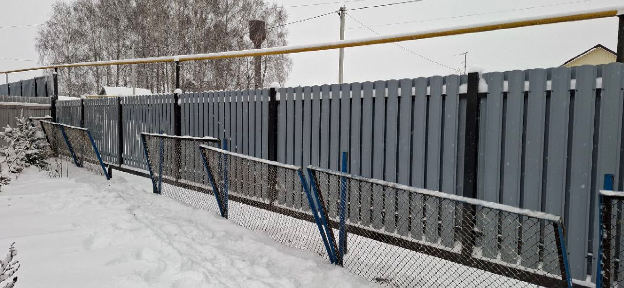 Забор из евроштакетника 27м RAL7024 Серый Графит МАТТЕ фото 5 в Санкт-Петербурге
