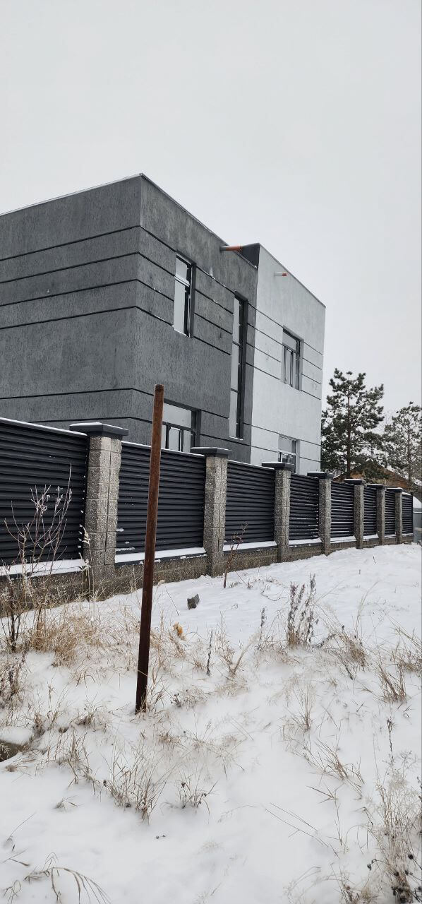 Забор-жалюзи из ламелей ЭКО-Z 66м RAL9005/9005 Черный двусторонний МАТТЕ фото 1 в Санкт-Петербурге