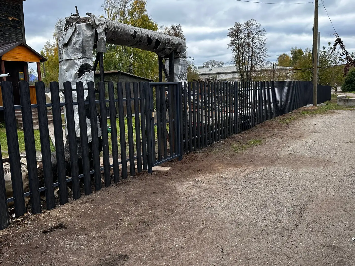 Забор из евроштакетника 63м Черное Дерево 3D Принтек фото 5 в Санкт-Петербурге