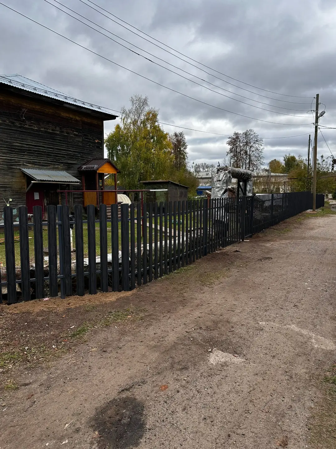 Забор из евроштакетника 63м Черное Дерево 3D Принтек фото 3 в Санкт-Петербурге