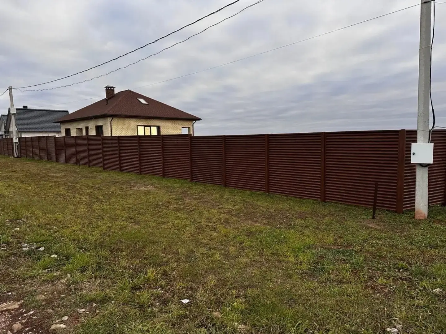 Забор-жалюзи из ламелей ЭКО-Z 58м Темный Дуб 3D Принтек фото 2 в Санкт-Петербурге