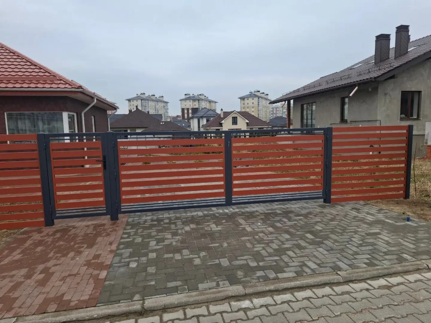 Забор-ранчо из металлопланкена 18м RAL8004 Терракотовый фото 2 в Санкт-Петербурге